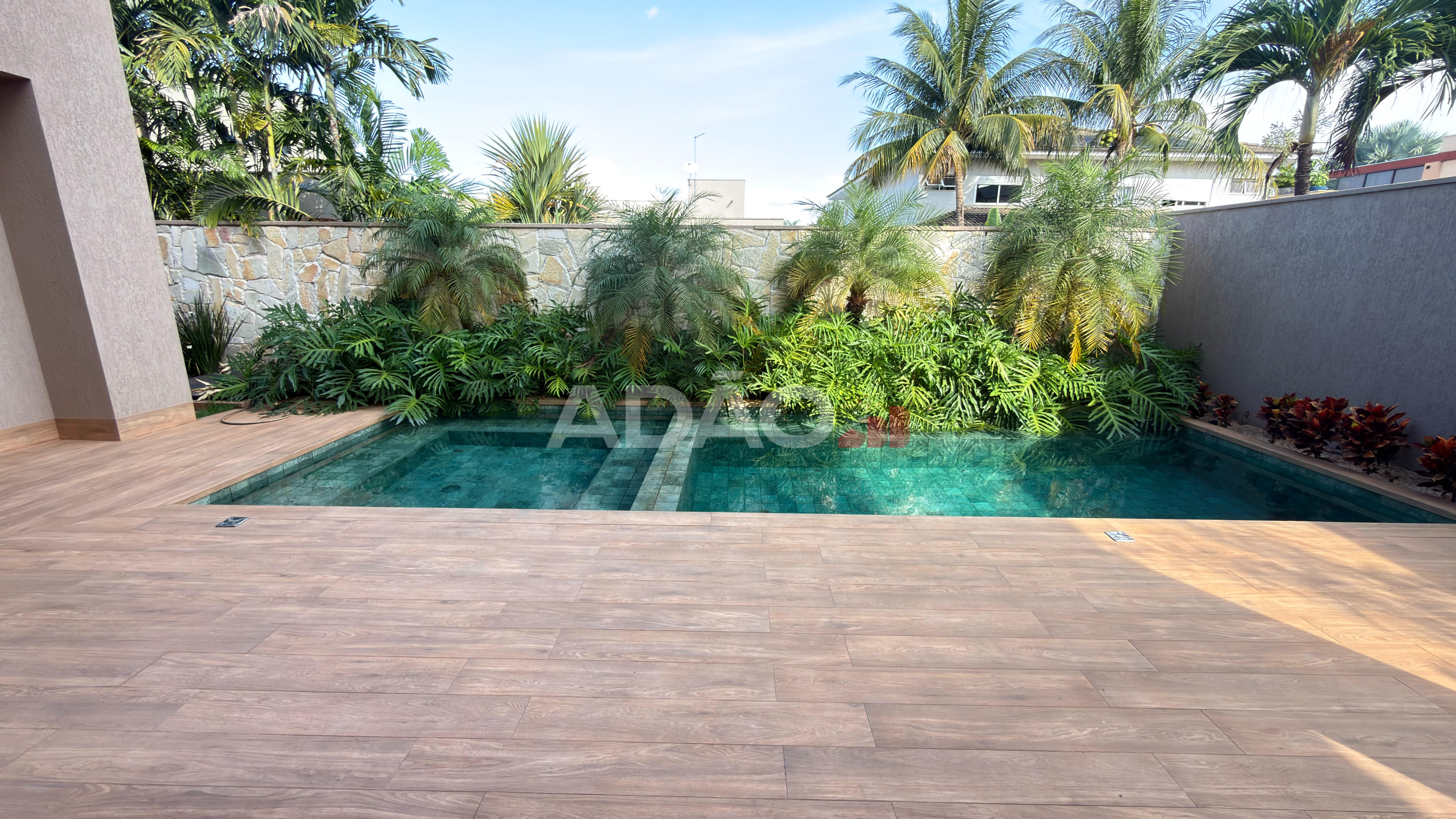 Casa Térrea no Jardins Milão | 351 m², 4 Suítes e Piscina Aquecida — foto 3 de 21